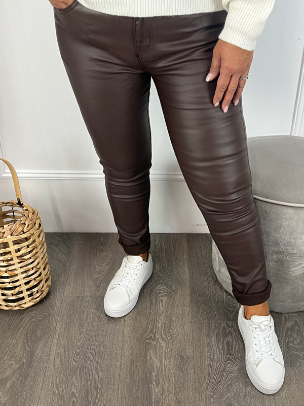 Goodies Vegan leren broek donkerbruin